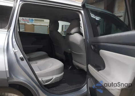 2021 Toyota Highlander Le z USA, uszkodzony, nr VIN 5TDZZRAH4MS083571